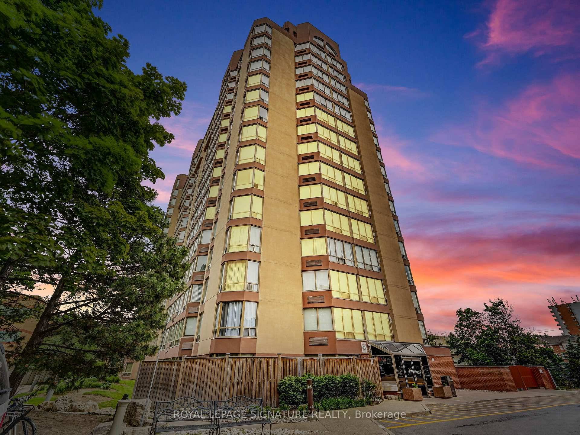 Experience bright and spacious living in this beautifully maintained 1 bedroom suite at the Fairmount Building in central Mississauga.