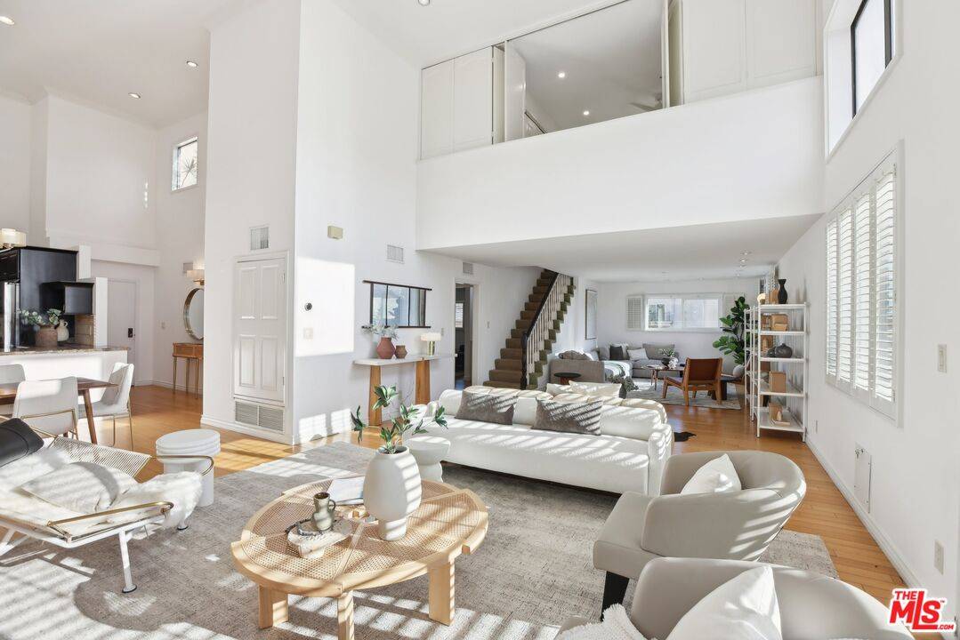 1854  S Beverly Glen Blvd 2.0 LA