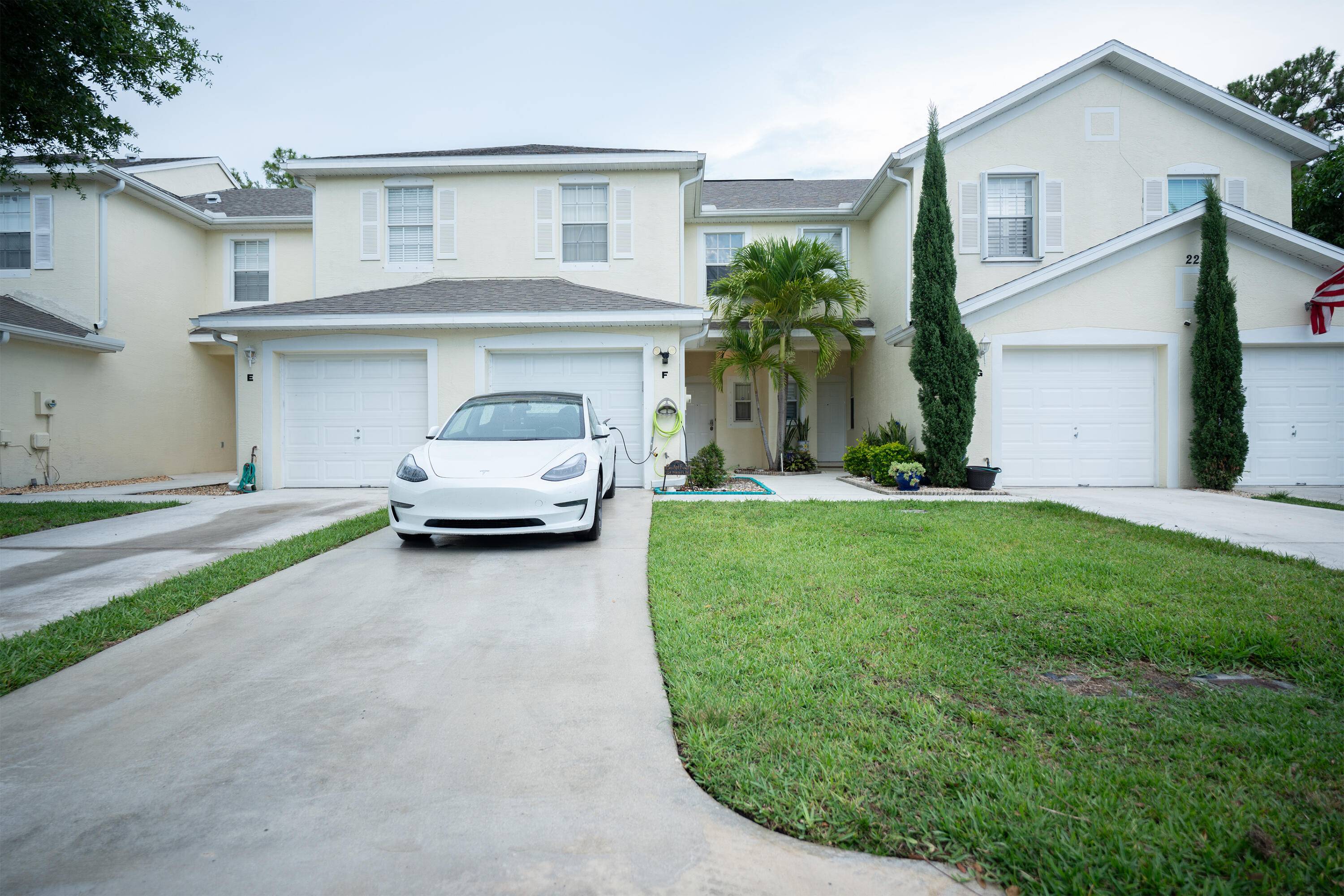 GREAT LOCATION ! ! GREENACRES FLORIDAGREAT PROPERTY !