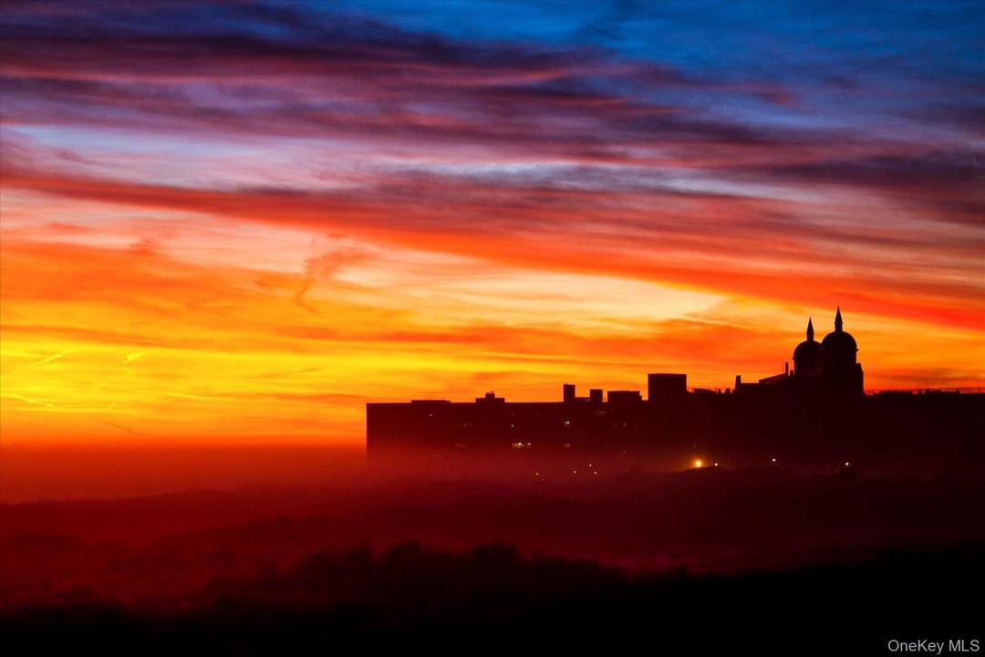 Resort Living at Its Finest Oceanfront Luxury at Lido Towers Welcome to Lido Towers, a premier gated 13 acre oceanfront community offering the ultimate in coastal sophistication.