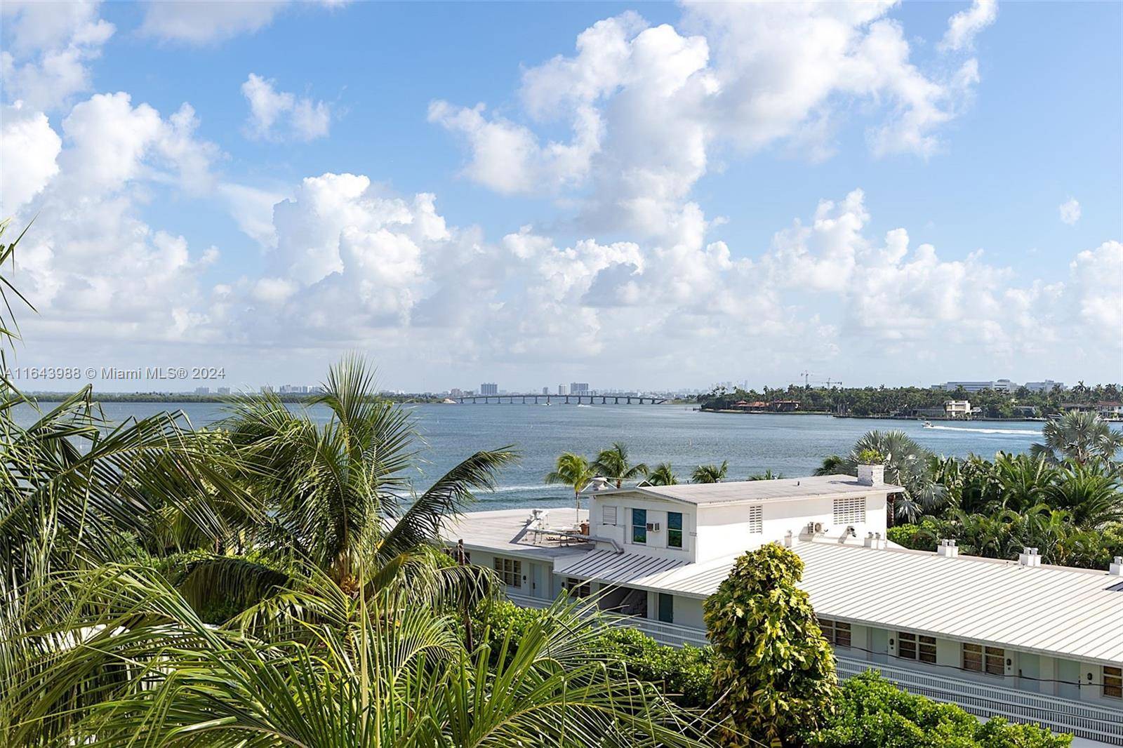You'll love this quiet, nicely remodeled 2 bed 2 bath condo in The Vistas, a well run boutique building with only 48 units.