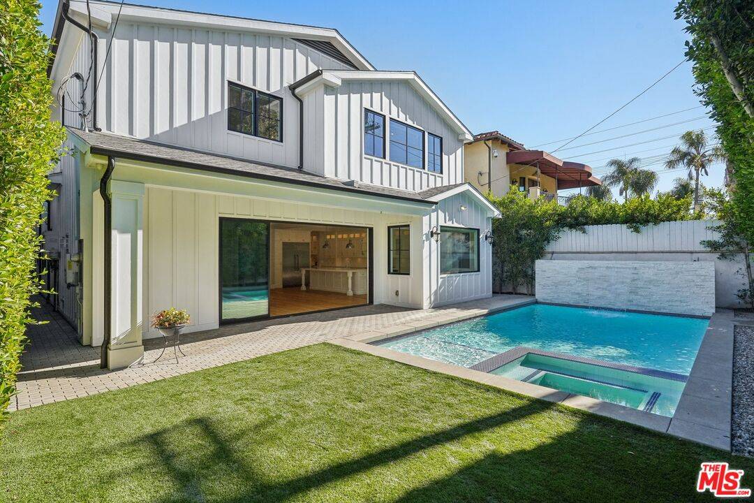 813 N Spaulding Ave 6BR Hollywood Hills East La