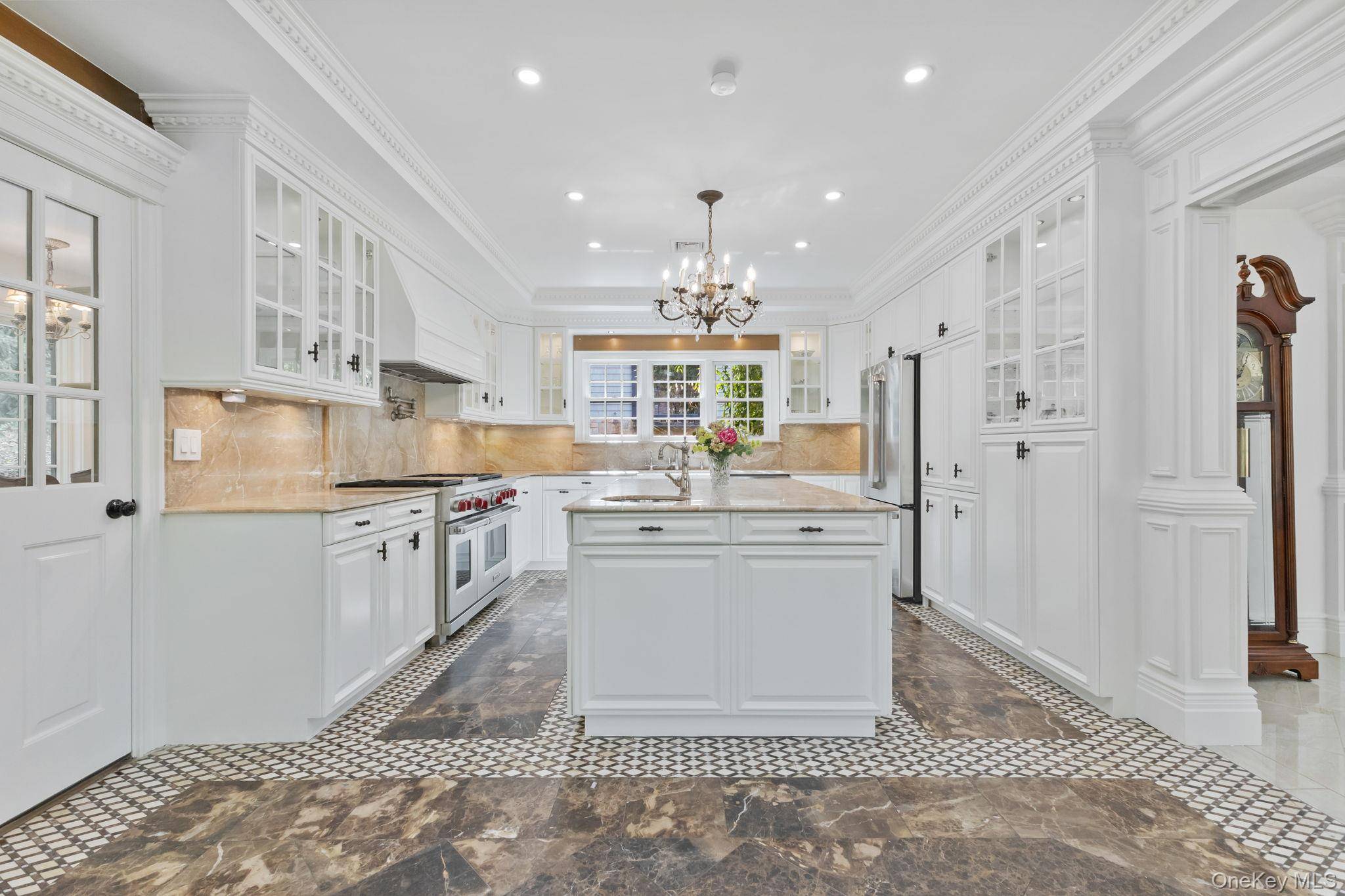 Stunning and elegant 5 bedroom 5.