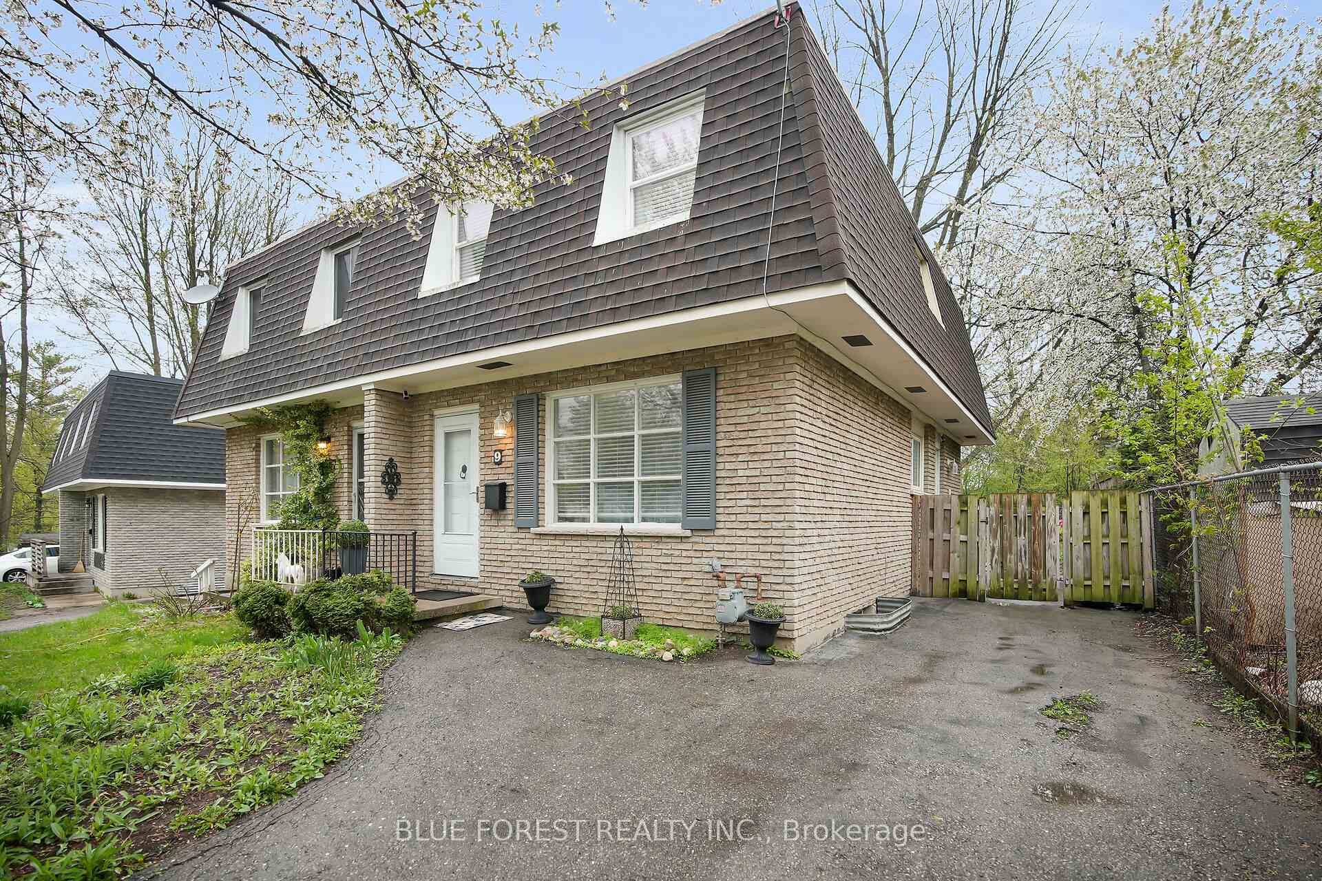 Don't miss your chance ! This is one of the most affordable homes in the Northwest London neighbourhood of White Hills.