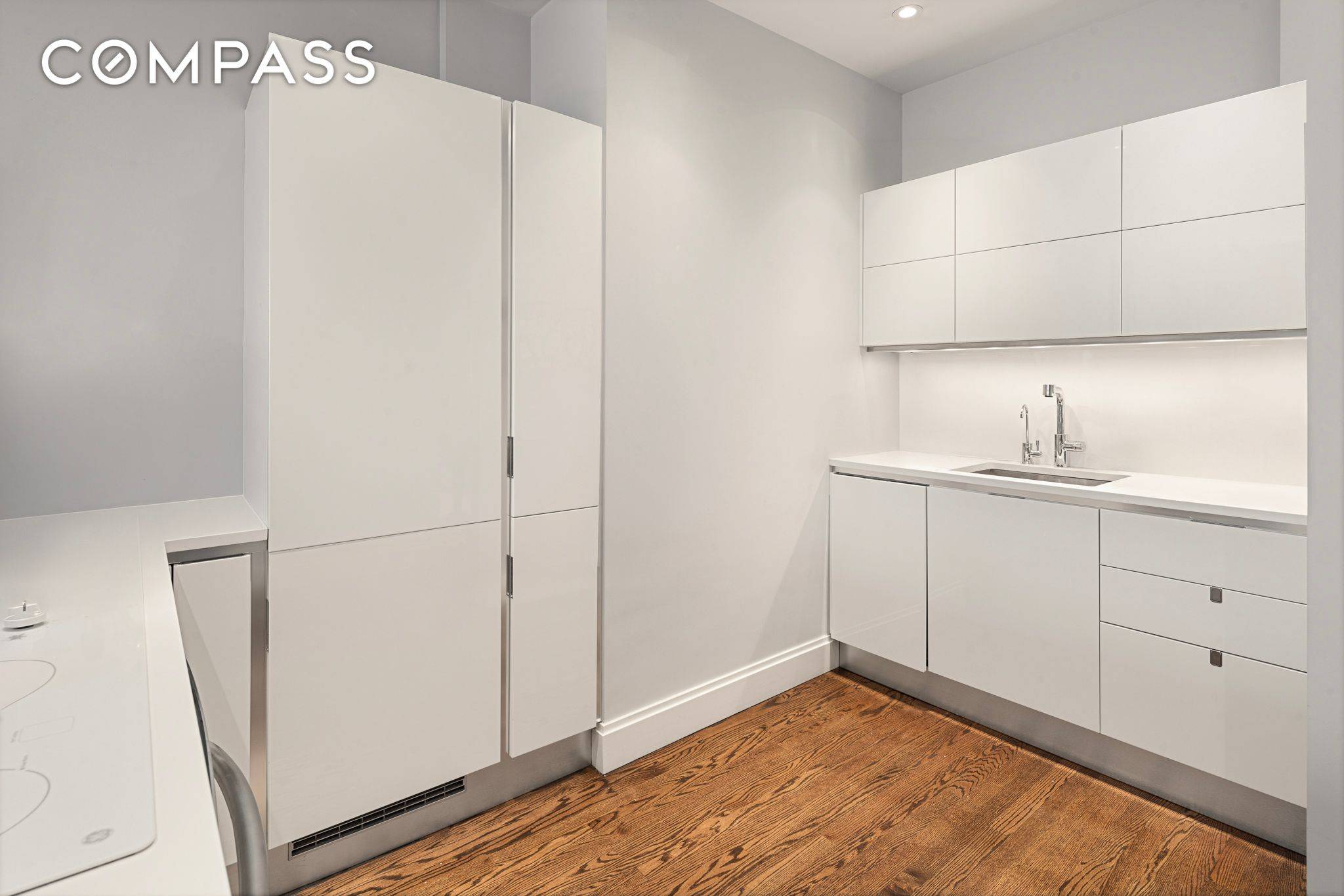 This beautiful Greenwich Village 1 Bedroom home has been completely renovated and is in pristine move in condition.