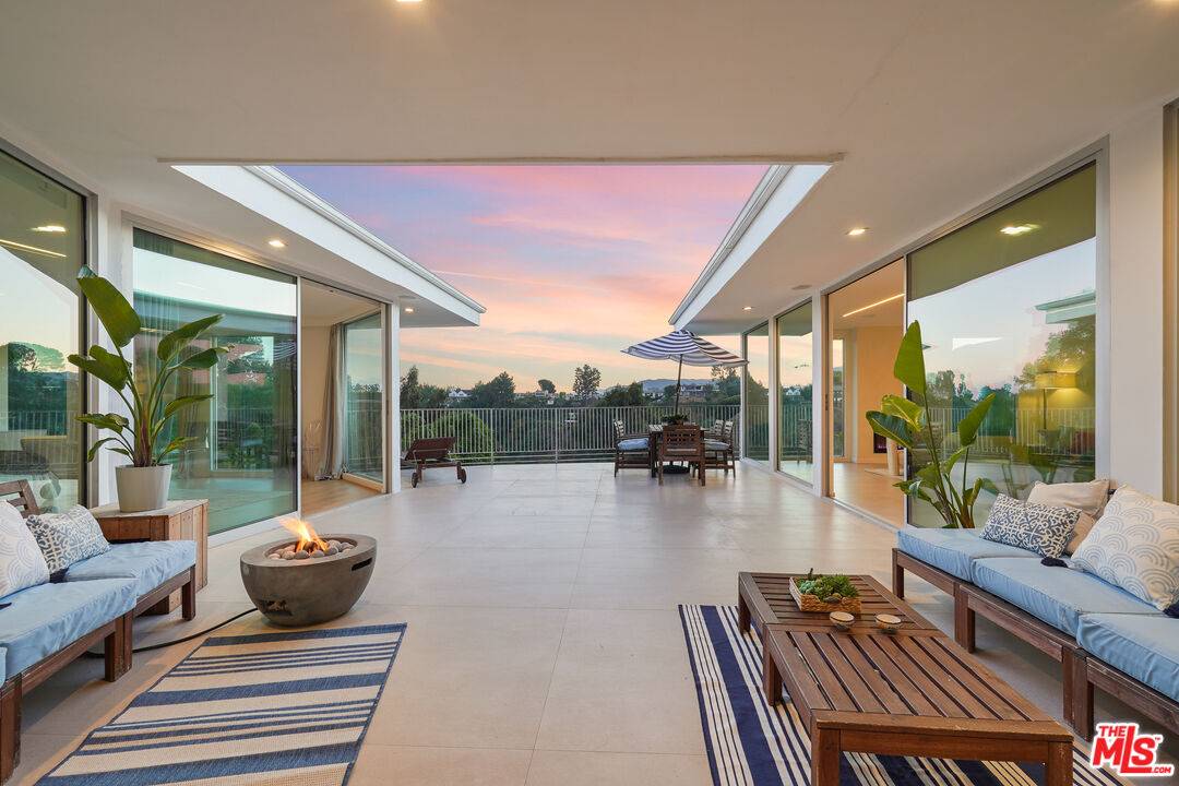 11316 Chalon Rd 3BR Brentwood La