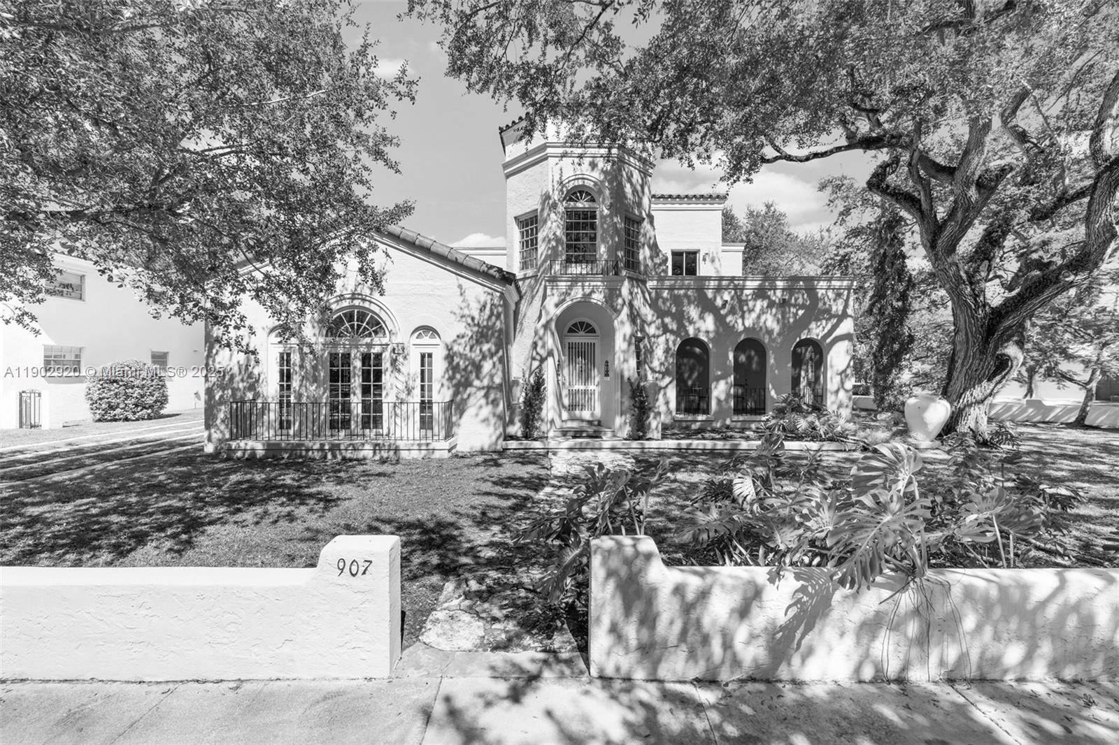 A Miami Signature Home An architectural journey through history !