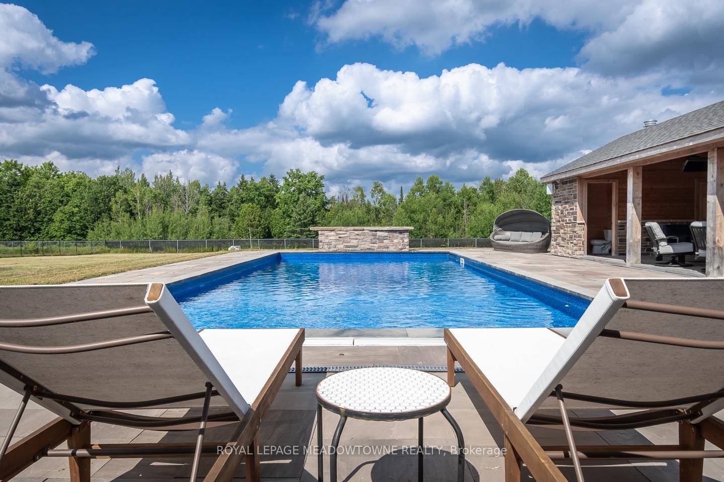Client RemarksWelcome to your dream retreat in the peaceful community of Rural Erin Ospringe !