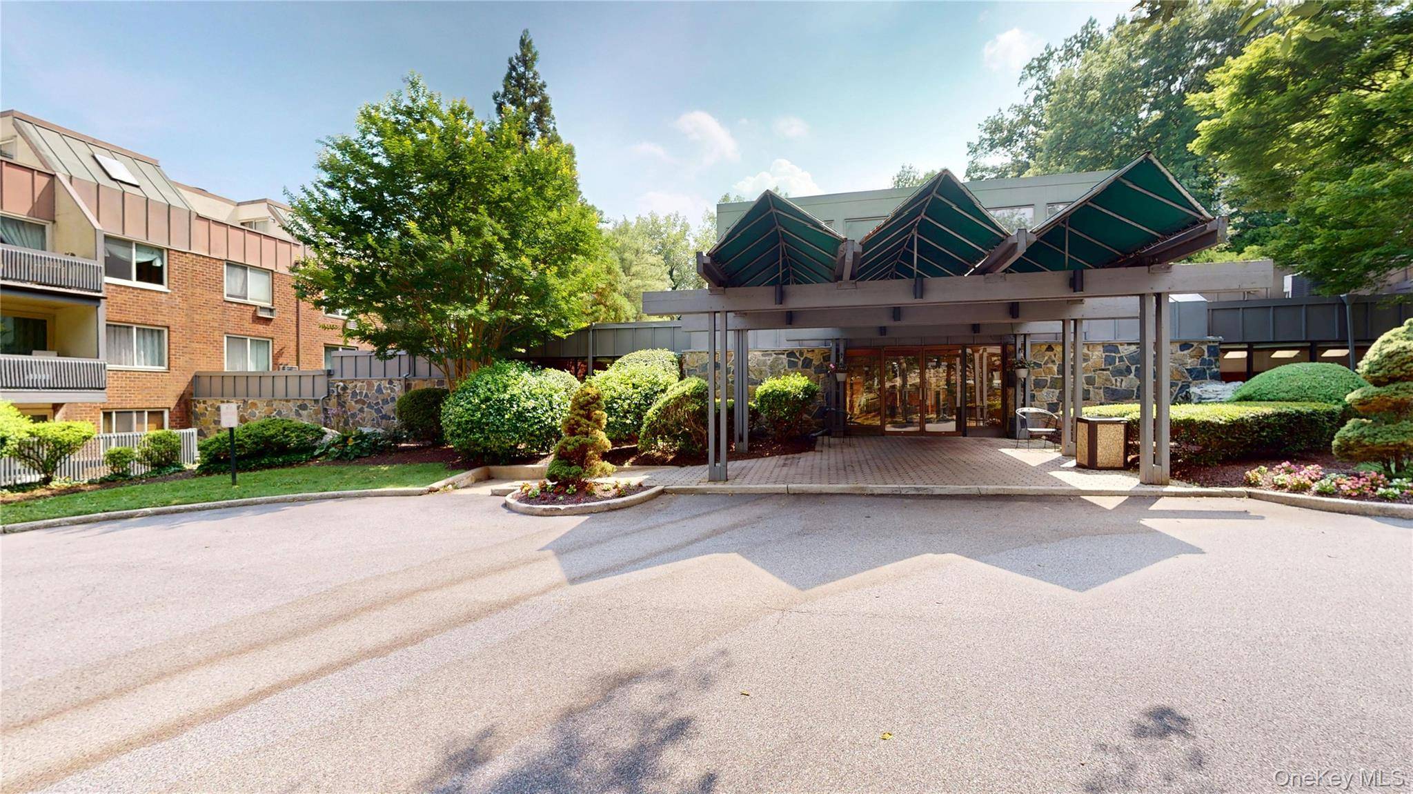 Serene Living Just 30 Minutes from Manhattan Updated 2BR 2BA private end unit in the Prestigious Fountainhead.