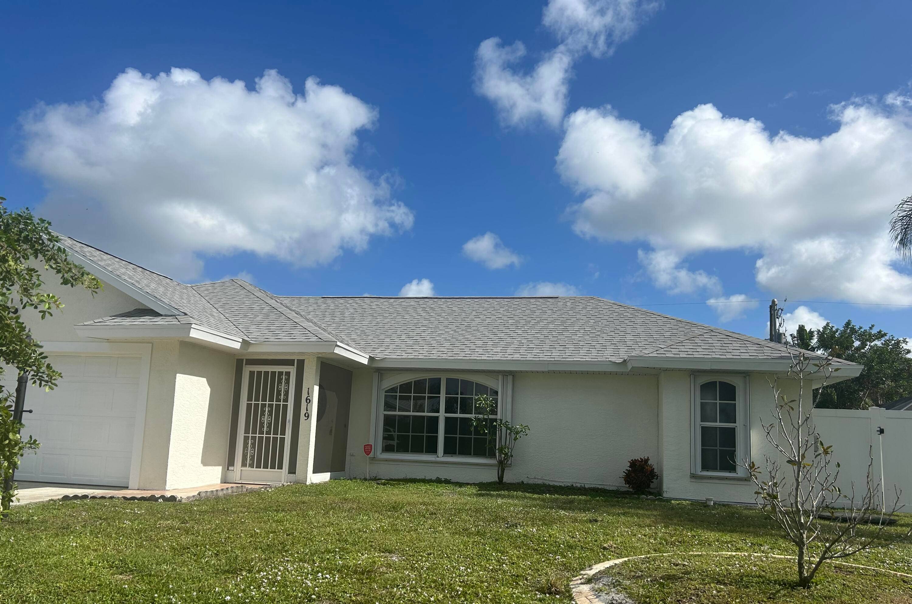 Newly updated 3 2 2 home in quiet PSL area convenient to shopping, restaurants and good access to major transportation routes.