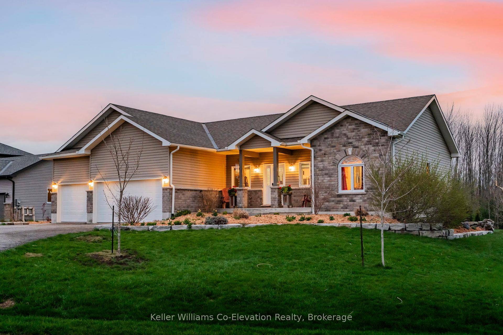 An Absolute Stunner ! Welcome to your Dream Forever Home Located in the Heart of Moonstone.