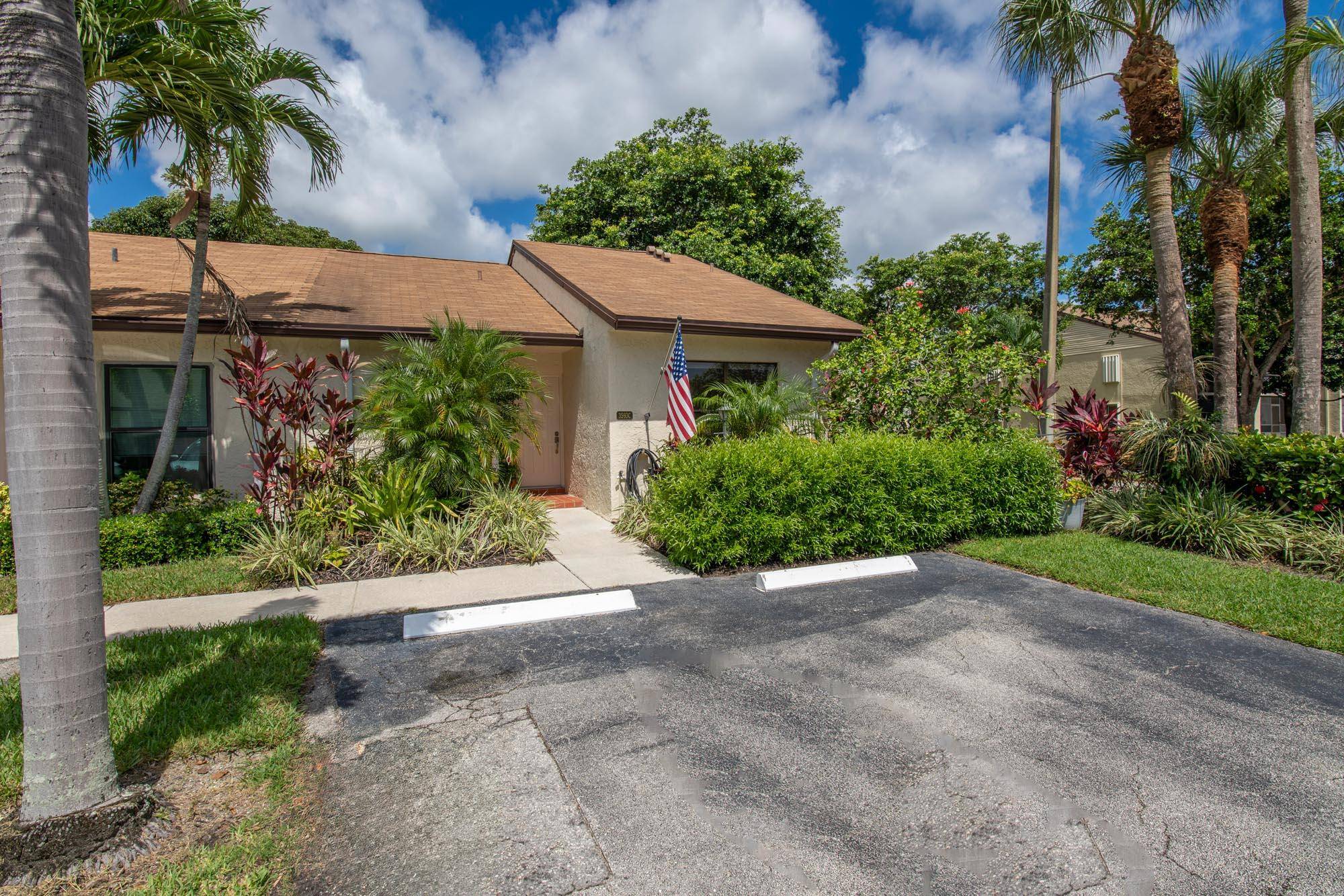 FULLY RENOVATED, End unit villa in beautiful Willow Bend with BRAND NEW Everything !
