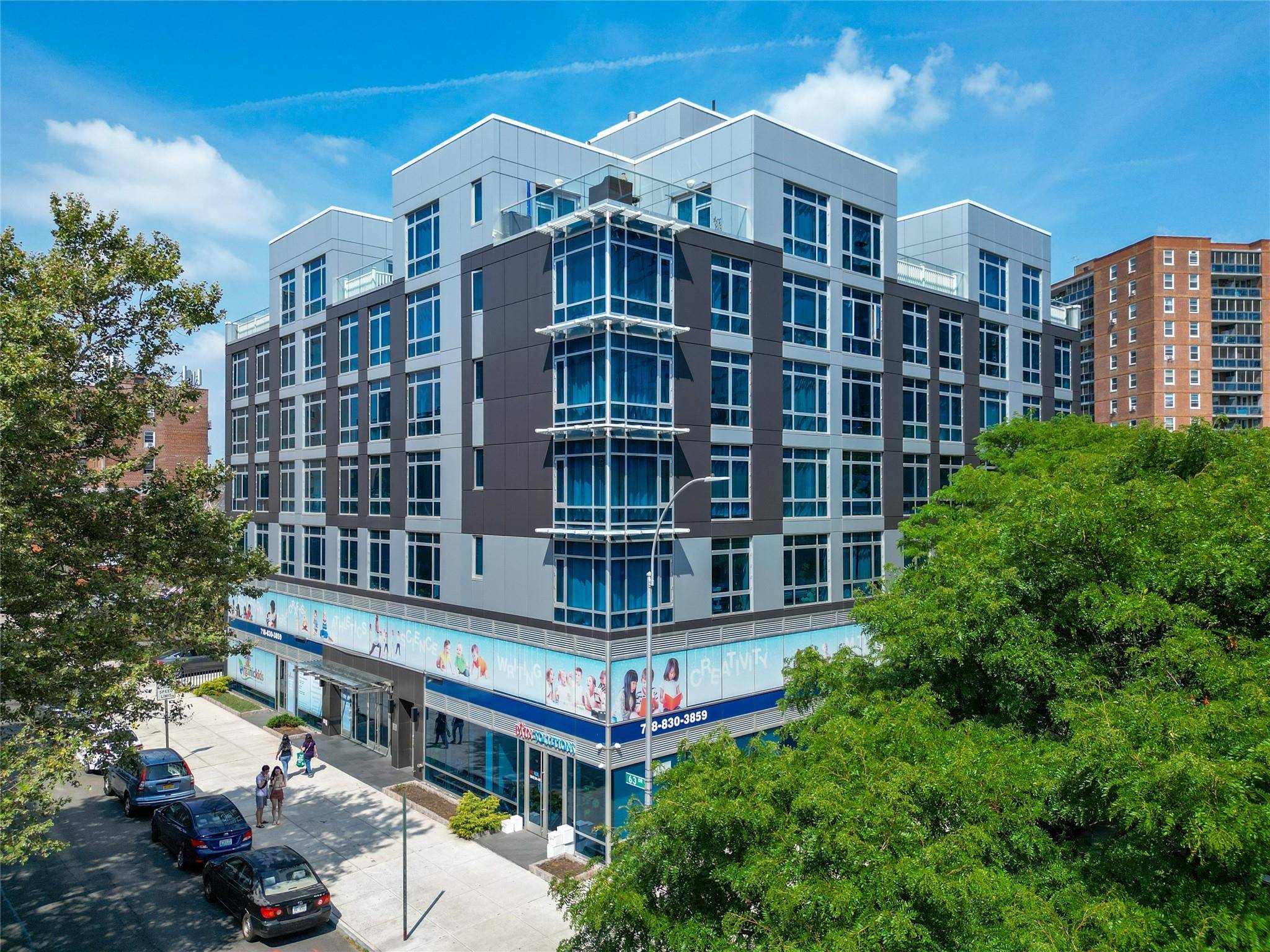 Luxury Condo in the Heart of Rego Park.