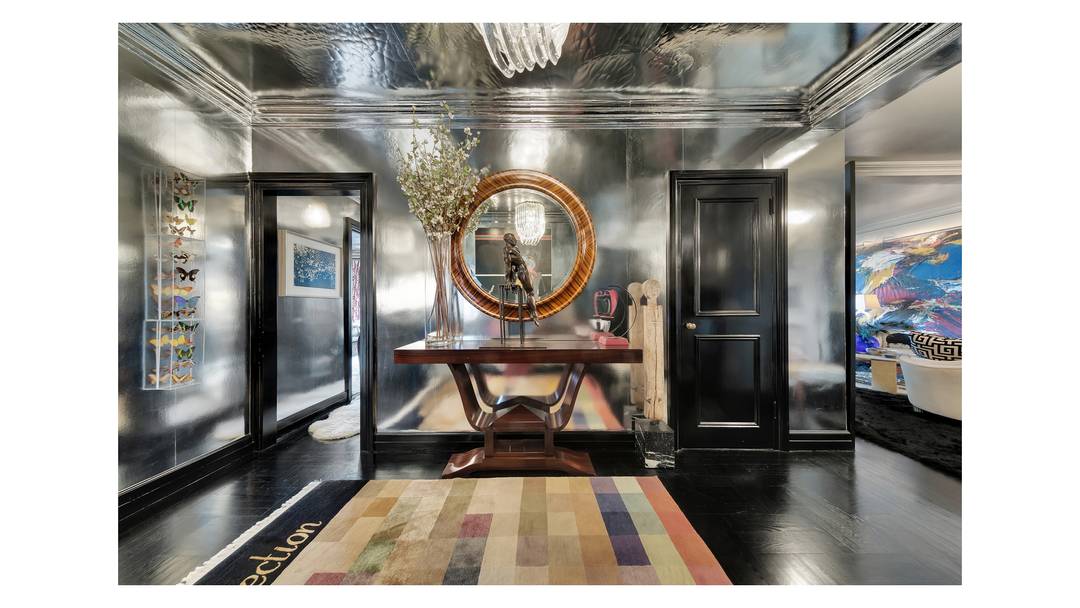 A masterclass in style and sophistication, Residence 8F at 930 Fifth Avenue is a truly distinctive two bedroom, two bathroom home offering elegant proportions and oblique views of Central Park.