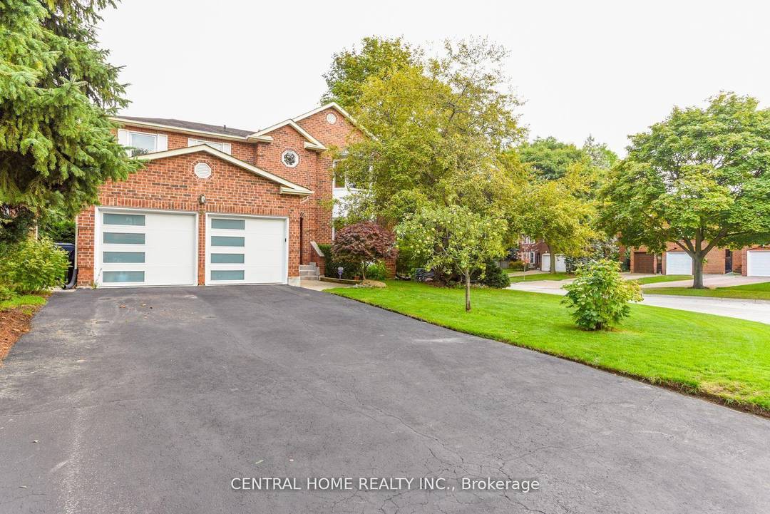 Ideal Family Home in a Prime Location in Etobicoke, Nestled in a tranquil and established neighborhood, this spacious residence offers over 4, 100 sq.