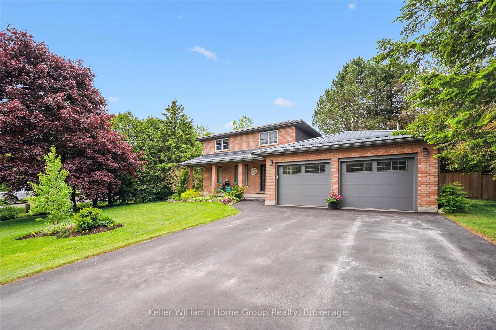 Private, mature lot in Belwood just steps to the lake and conservation area !