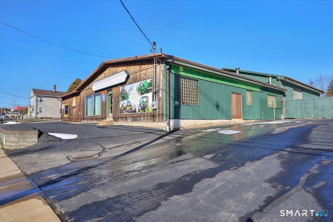 Located on 2. 62 acres in the heart of Colchester's town center, this highly visible commercial lease opportunity offers outstanding access to Routes 2 and 11 and exceptional flexibility for ...