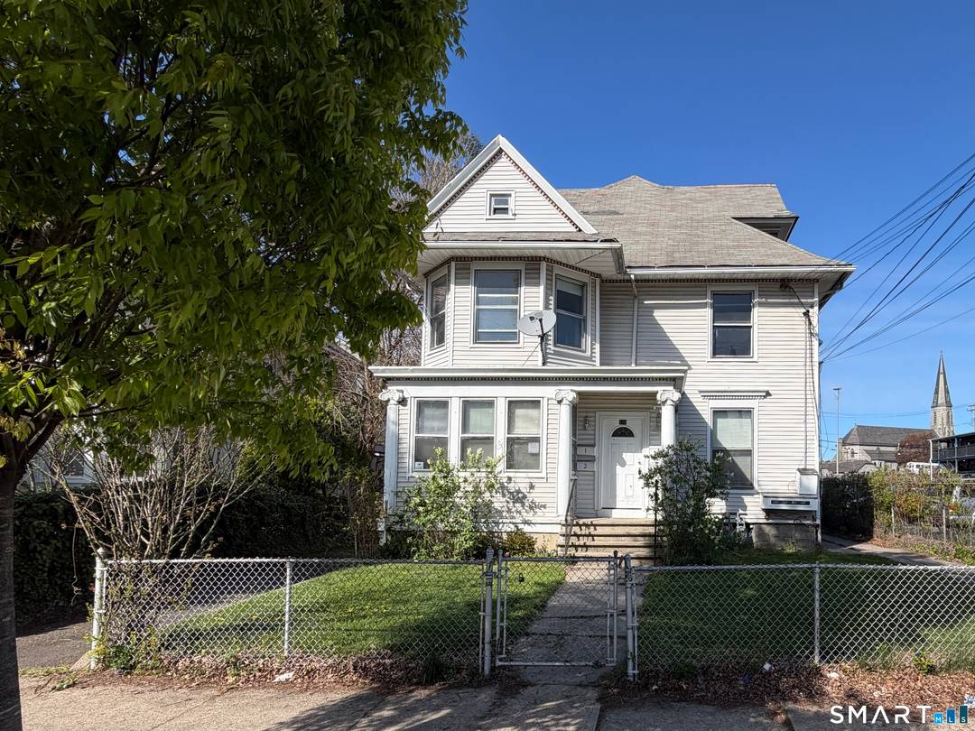 Positioned in the vibrant West End neighborhood of Bridgeport, 110 Coleman Street presents an exceptional opportunity for both investors and owner occupants alike.
