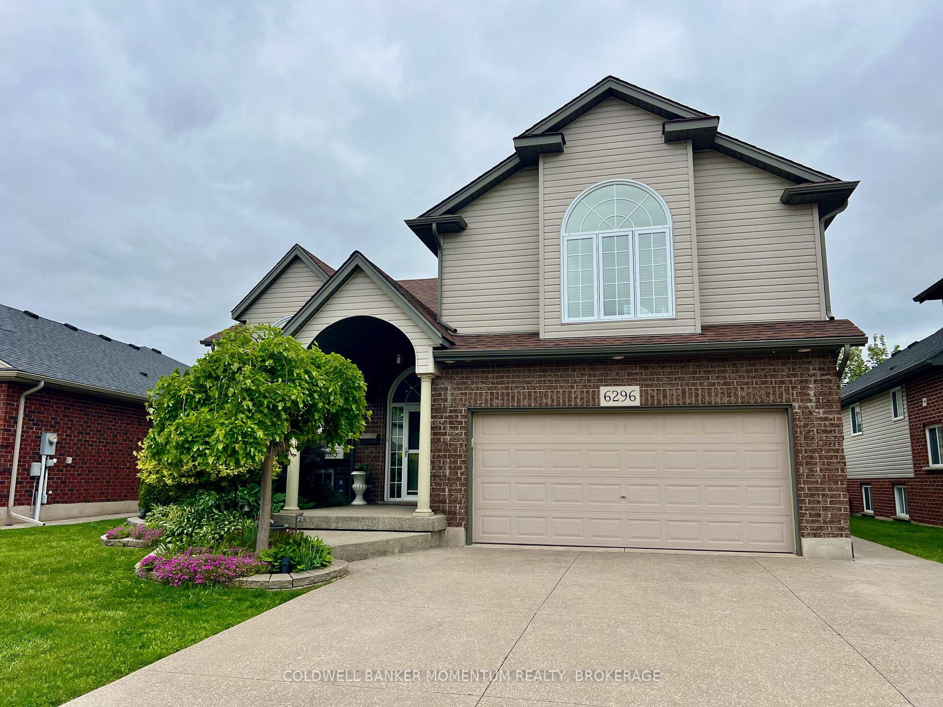 This home is located in a sought after neighbourhood in Niagara Falls.