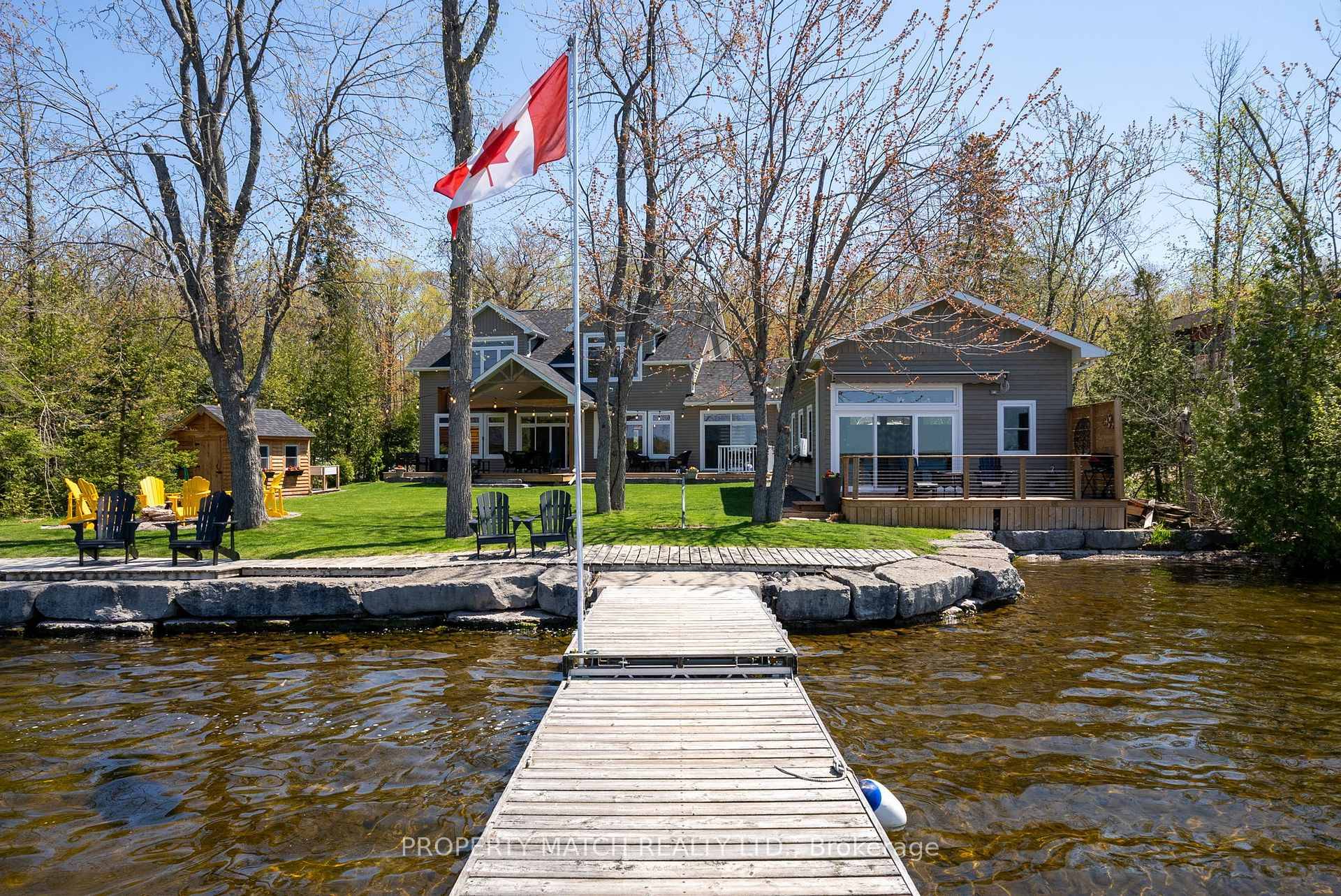 Simply Stunning ! Move in Ready.