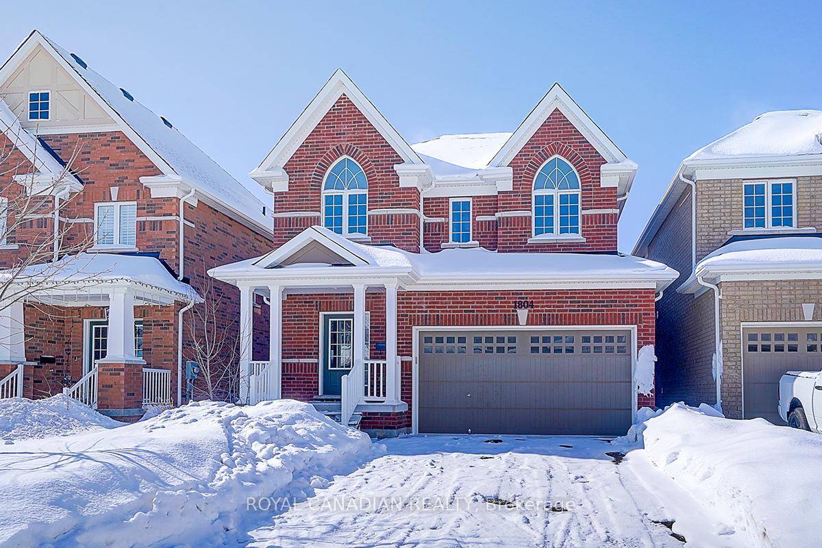 Welcome to your dream rental in the heart of North Oshawas family friendly Parkridge community !