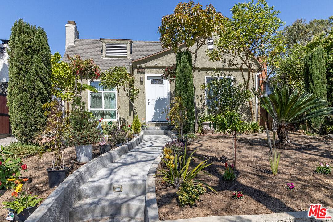 2807  S Bedford St 3BR La