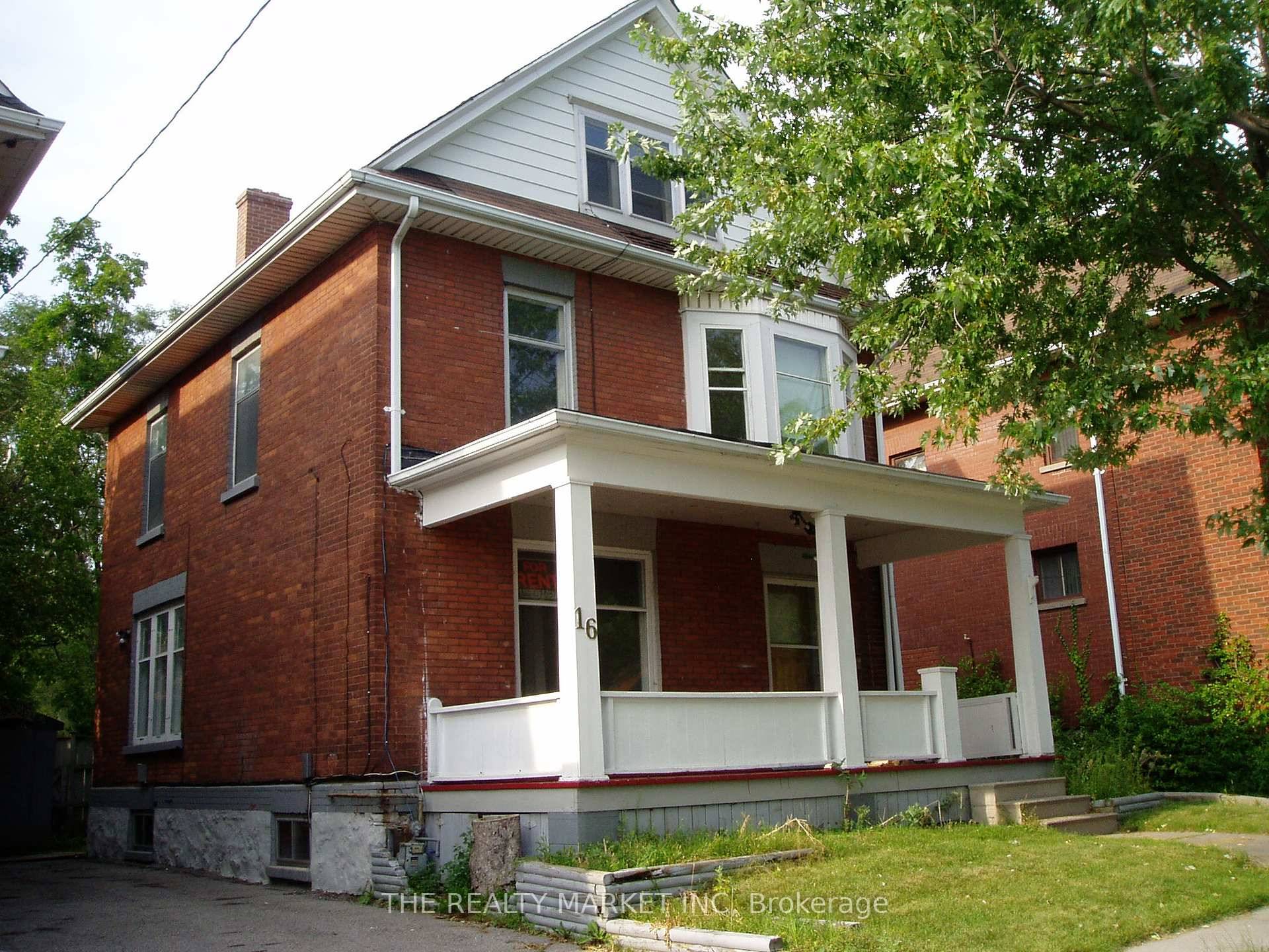 Large self contained main floor unit, downtown Oshawa, near transit, university, schools, churches, shopping, bus terminal, restaurants YMCA etc.