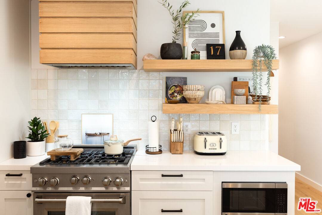 17 Sunset Ave 2BR Marina Del Rey La