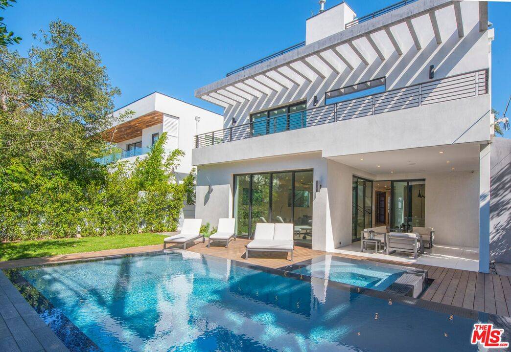 829  N Cherokee Ave 5BR Hancock Park La