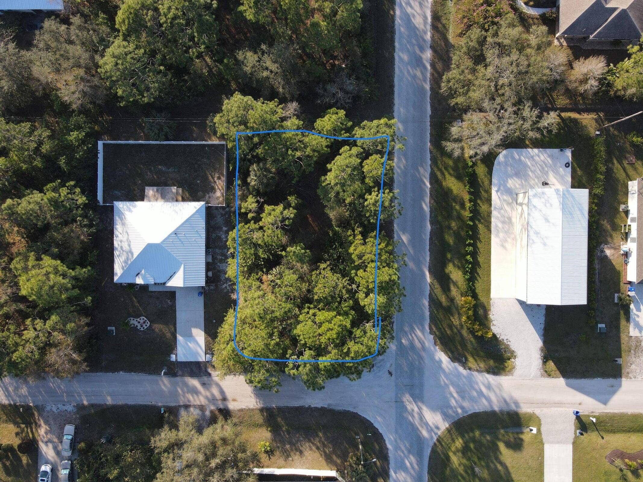 This 0. 22 acre corner lot is located in the desirable Vero Lake states neighborhood and offers an exceptional opportunity for those looking to build their dream home in Vero ...