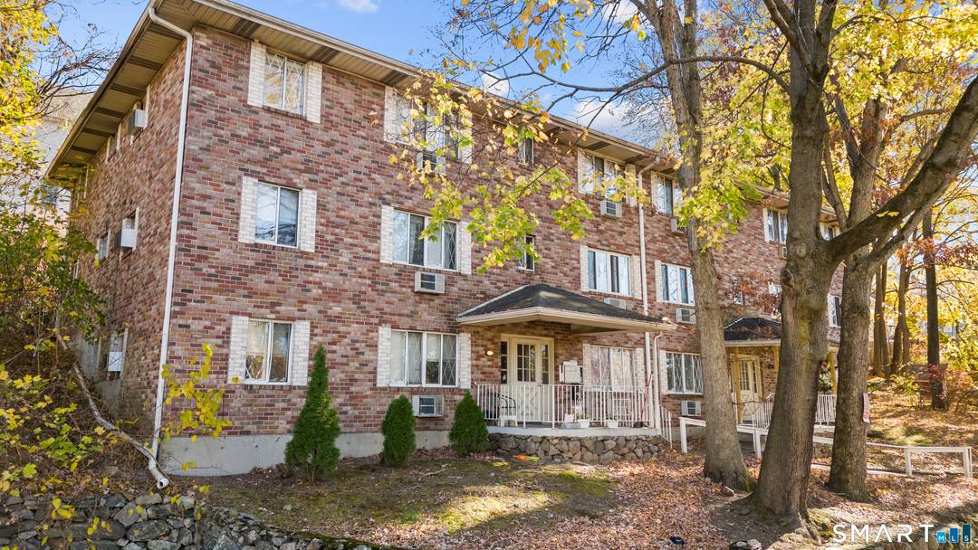 OPEN TO PACKAGE DEAL WITH 815 E MAIN 25 37 Piedmont St is a 25 unit multifamily investment comprised of three buildings on one parcel with a shared parking lot.