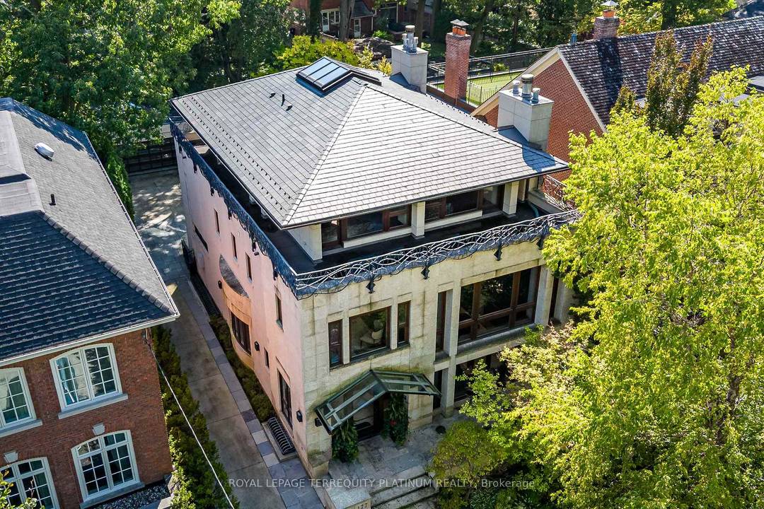 An architectural tour de force by acclaimed Robert Le Blond, recipient of the 1990 Governor Generals Award in Architecture Head Smashed In Buffalo Jump in Alberta, now a UNESCO World ...