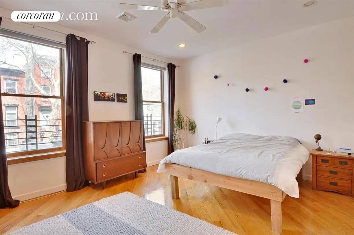Amazing 25 foot wide Townhouse floor through light filled 3 bed 2 bath apt, located in the prime Cobble Hill amp ; situated Twix Smith and Court St's.