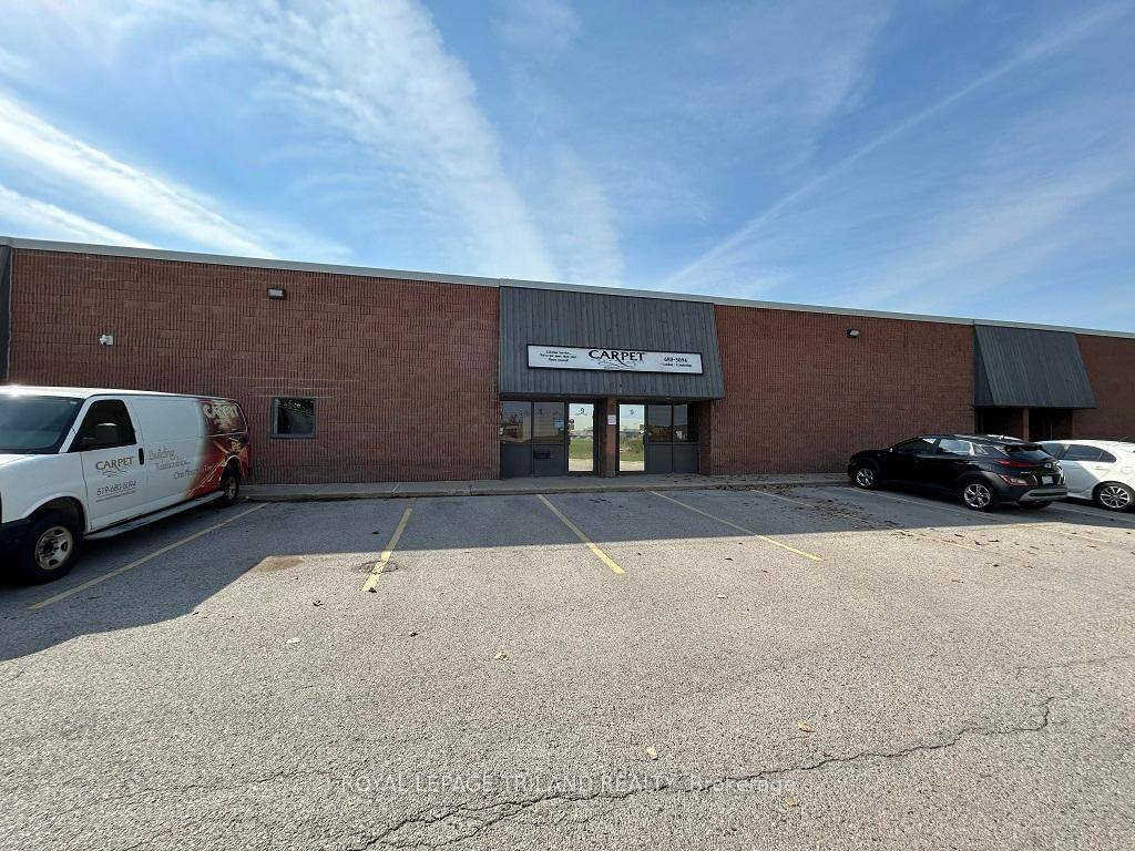 9, 766 sq ft of clean amp ; bright Industrial warehouse showroom space located 5 minutes from the 401 Wellington Road.