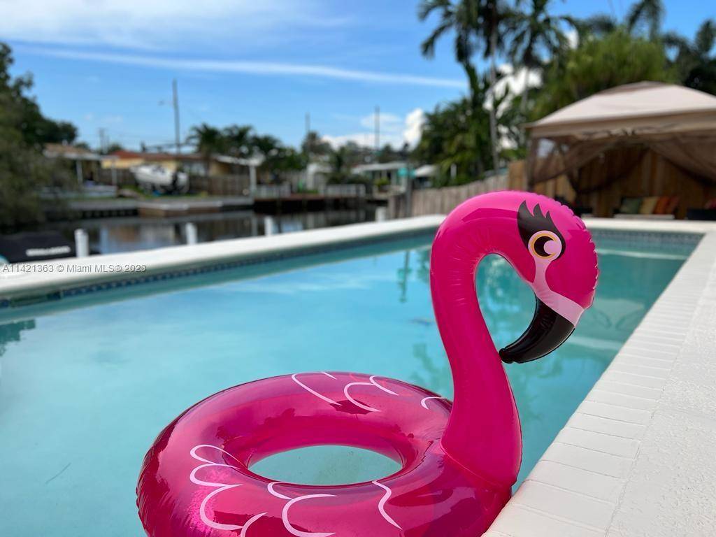 Amazing single family with a great pool and water front.