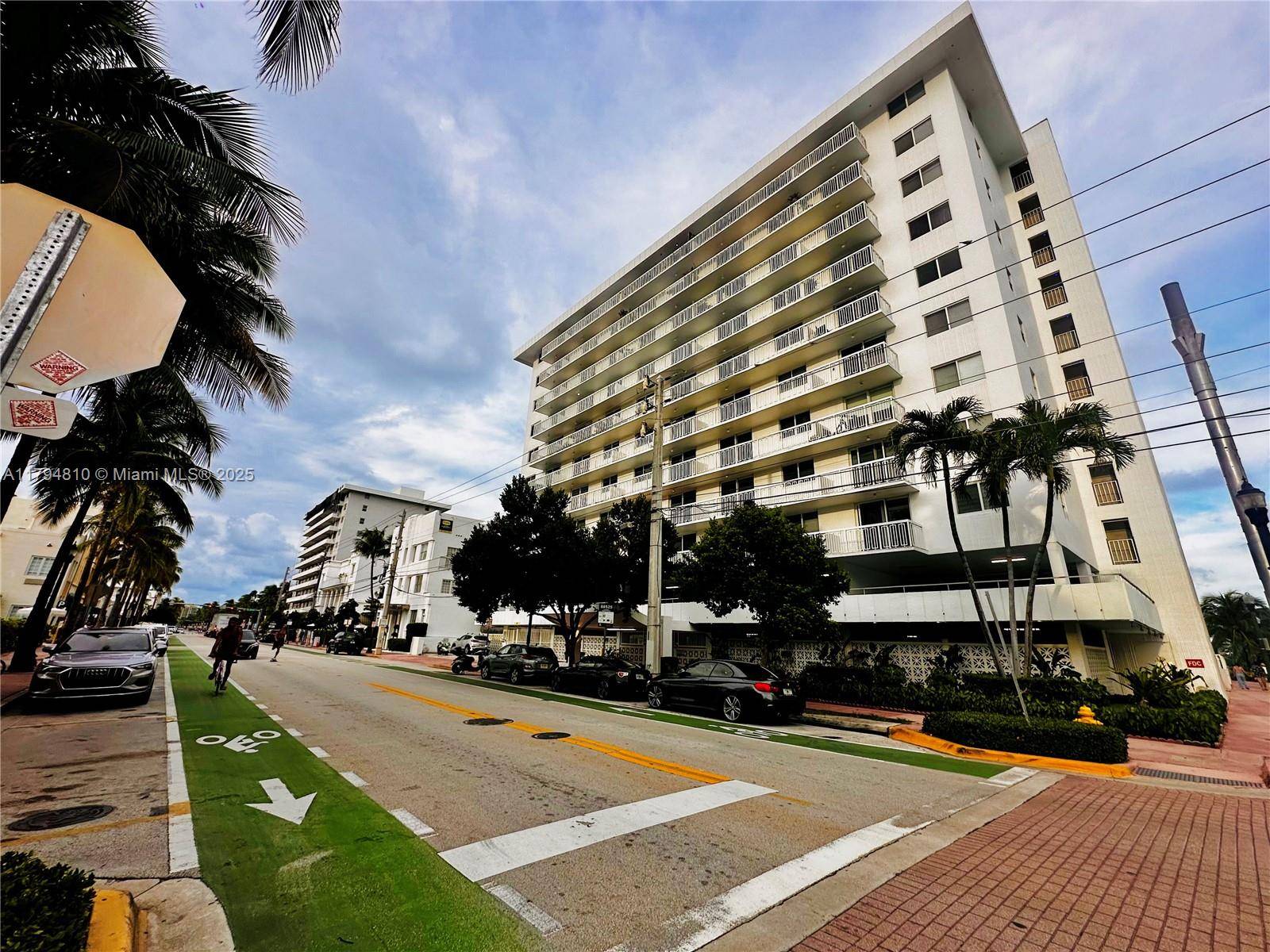 This updated 1bed, 1 bath condo offers the perfect blend of beachside tranquility and urban convenience.