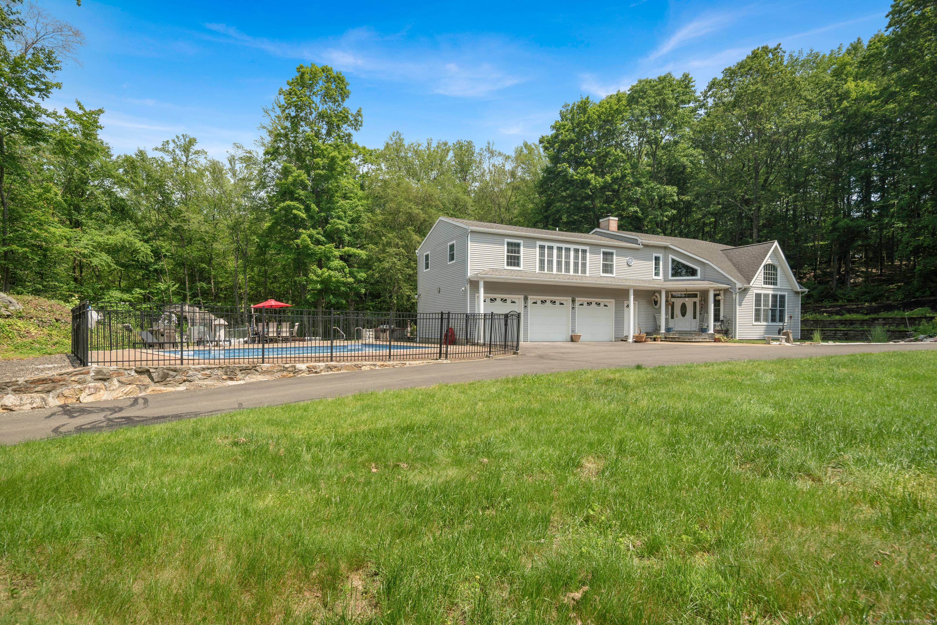 SPECTACULAR CUSTOM CONTEMPORARY ON A 9.
