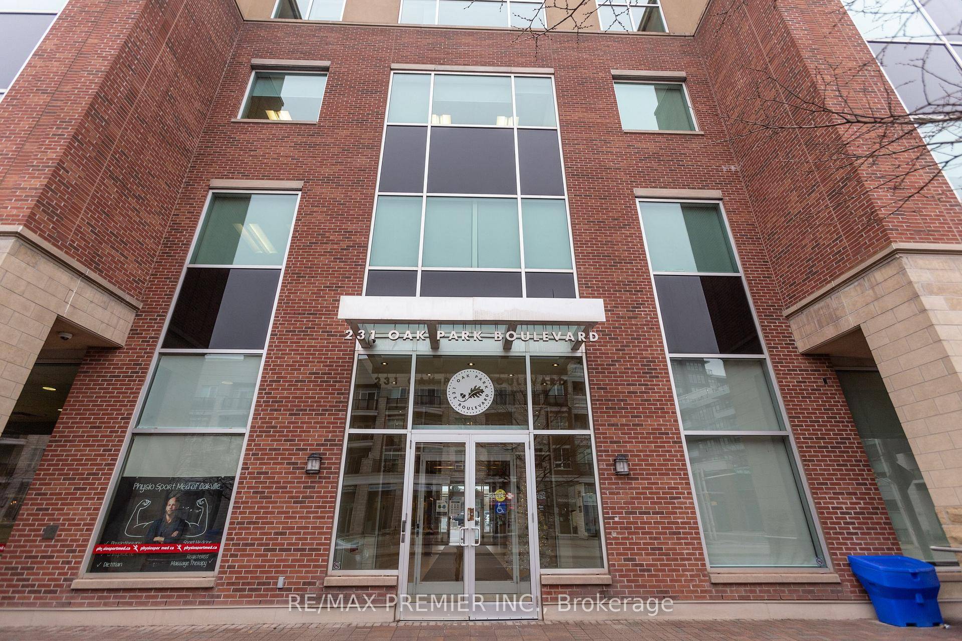 Fully furnished professional office space available immediately in an ideal location of Oakville with direct access from Highway 403 and 407.