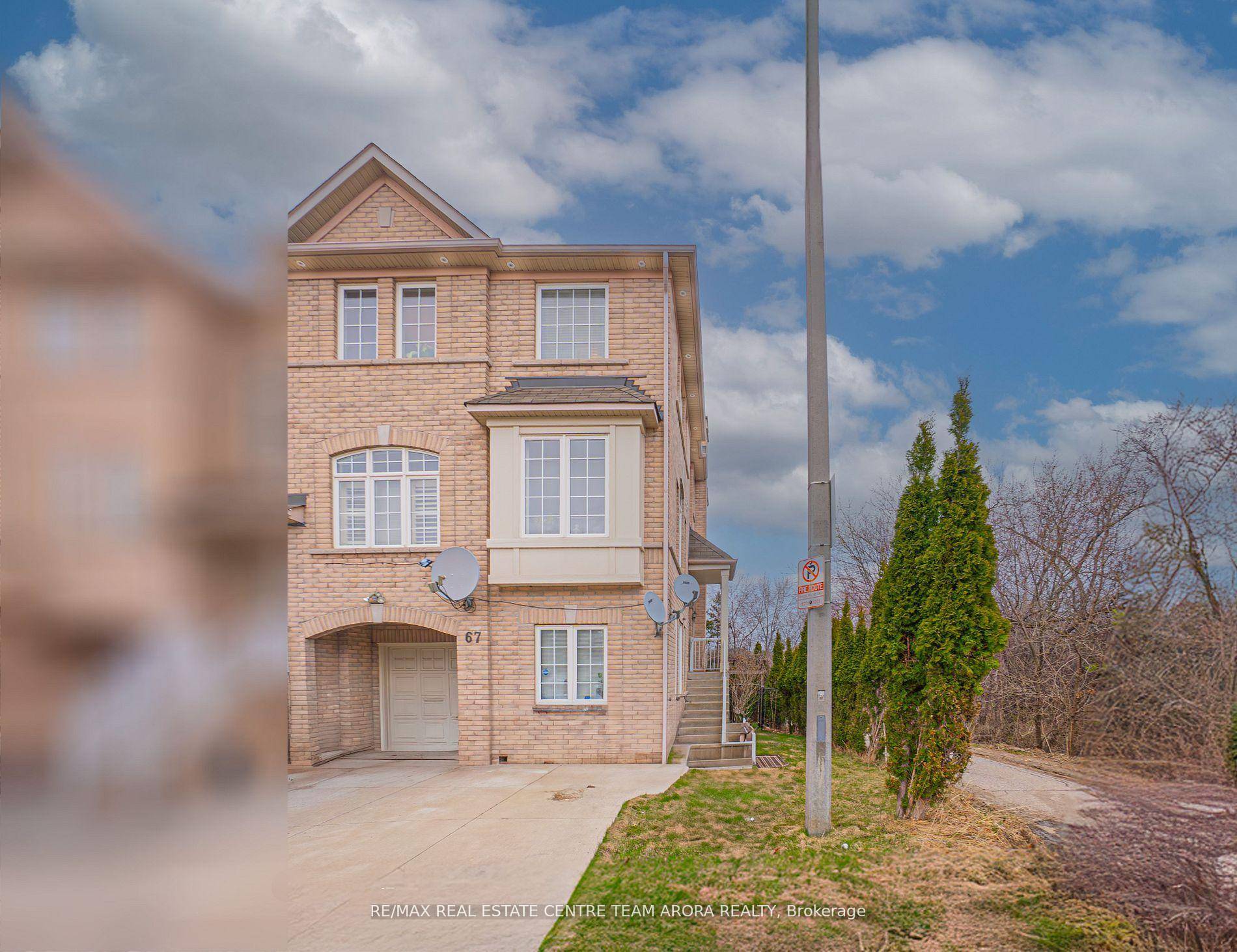This beautifully maintained 3 bedroom freehold townhouse nestled in the heart of Fletcher's Creek South !