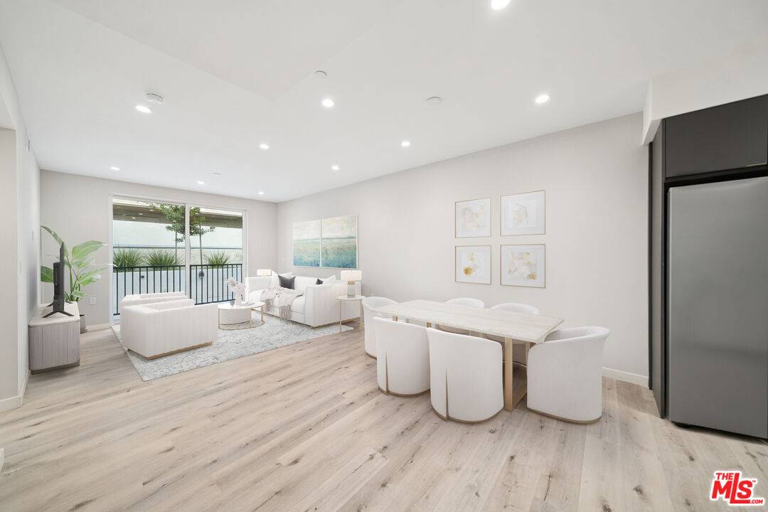 1051  S Corning St 2BR Beverlywood La