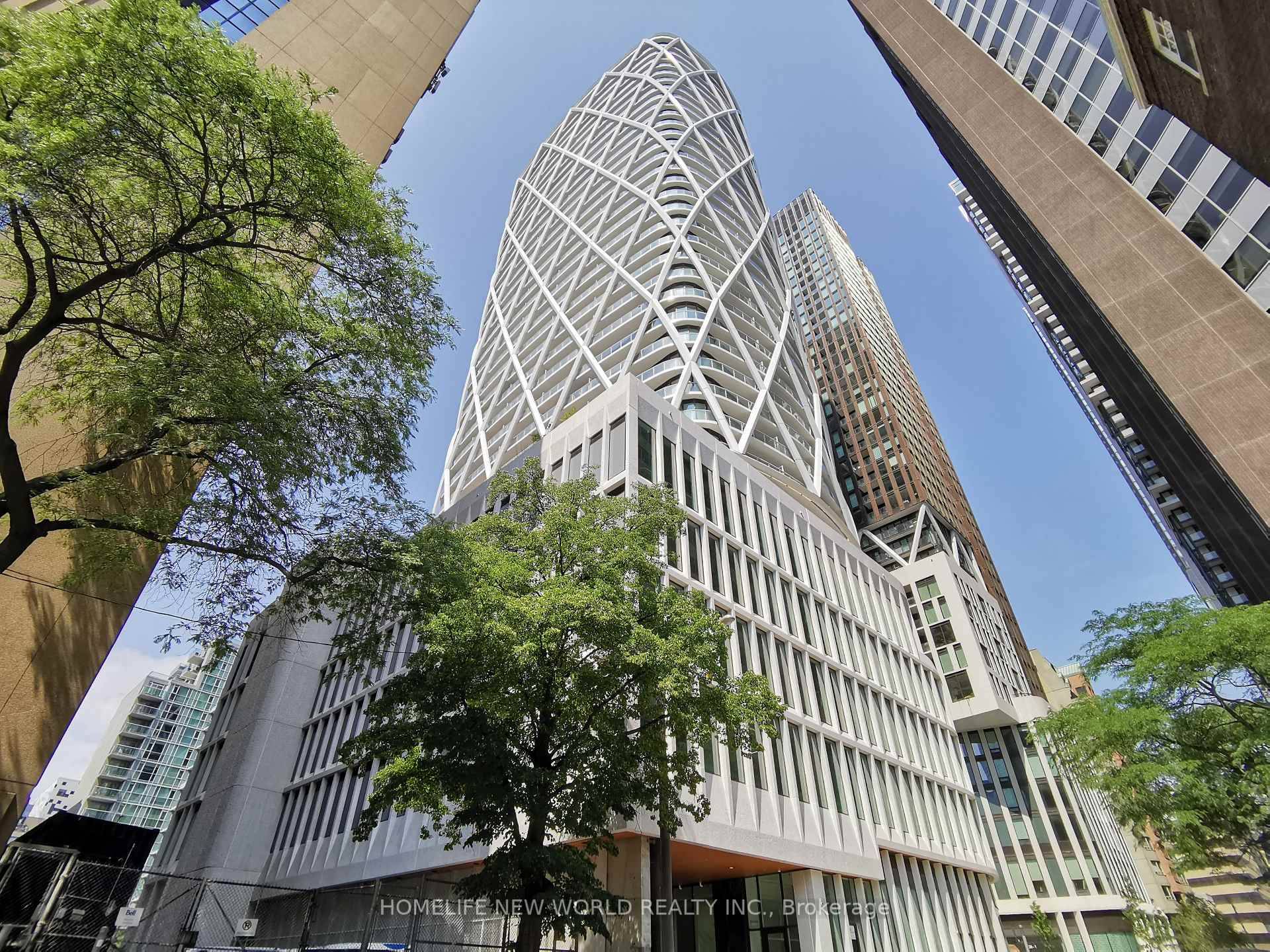 One year New, Luxurious Condo at Artists Alley, 1 Br Den, 1 Full Wr, Urban Living at its best.