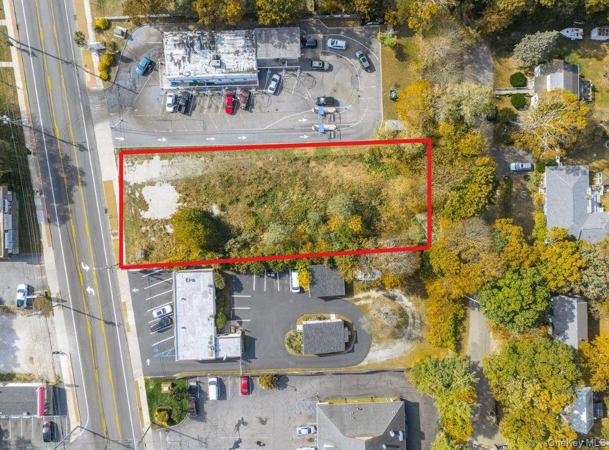 Fantastic commercial opportunity on busy Montauk Highway !