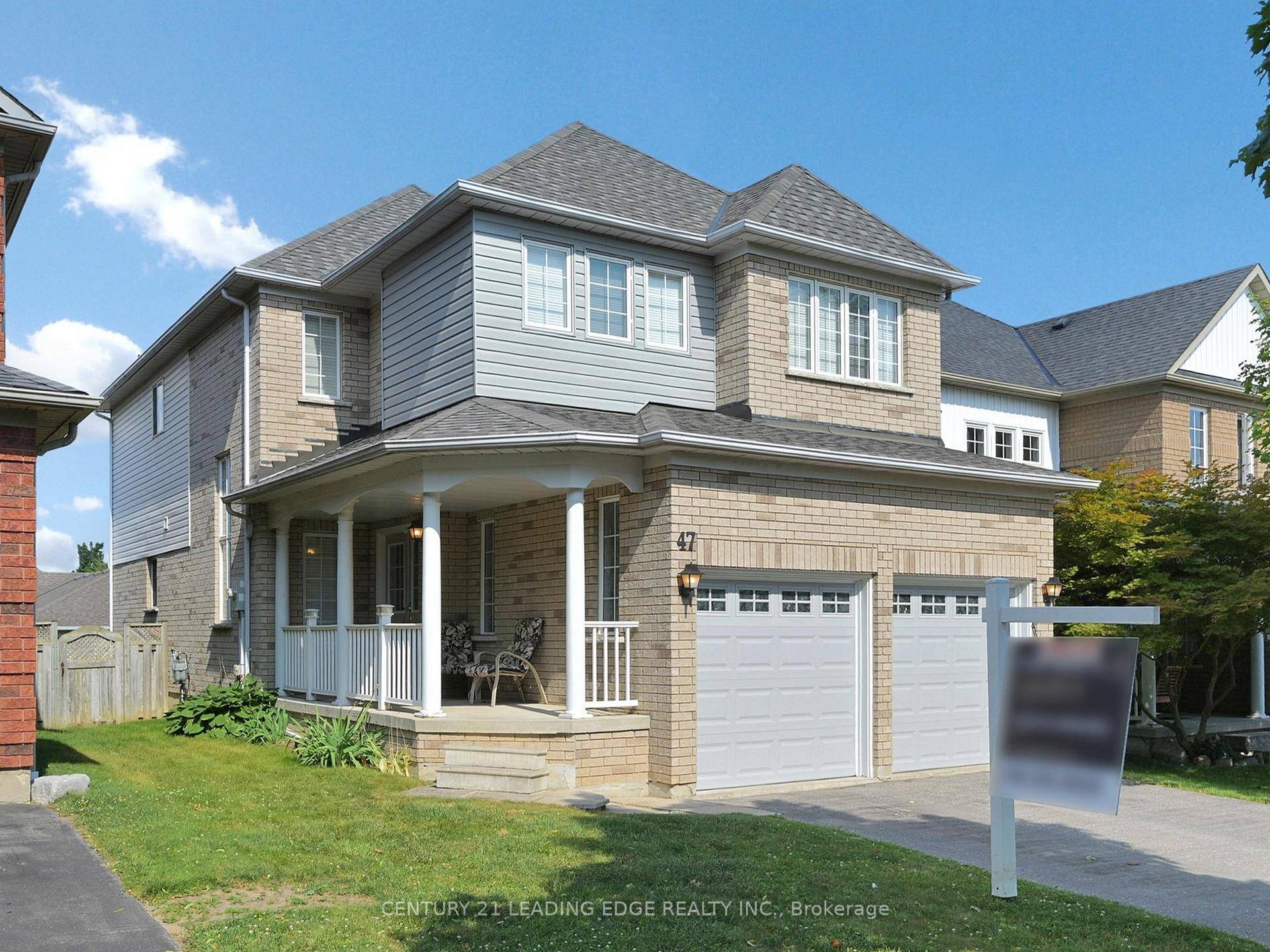 Beautifully maintained two storey four bedroom, four bathroom home located in the esteemed Rolling Acres community of Whitby !