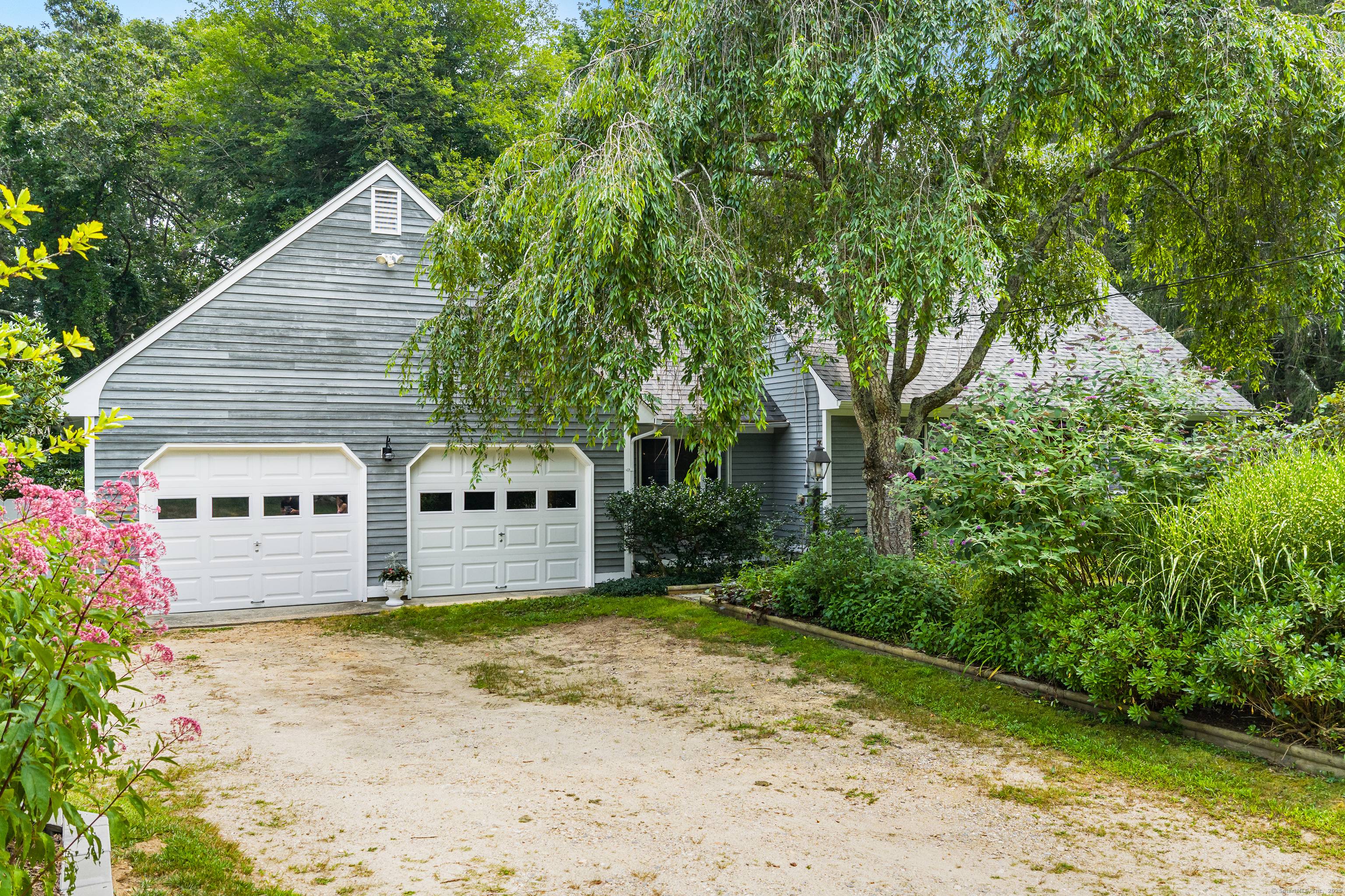 Nestled just 10 minutes from the shores of Rocky Neck State Beach, this beautifully maintained 3 bedroom, 2.
