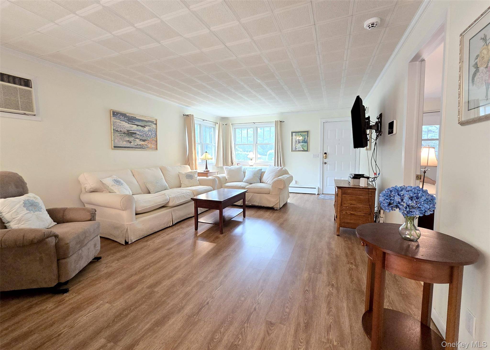 Welcome to this delightful 3 bedroom, 1.