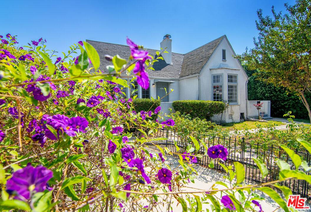 1016 S Curson Ave 4BR La