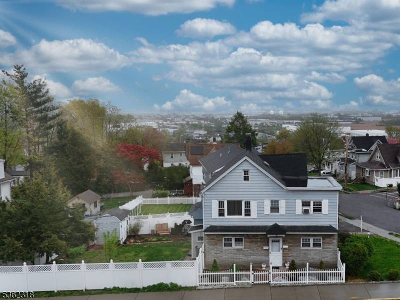 TWO FAMILY IN WOOD RIDGE !