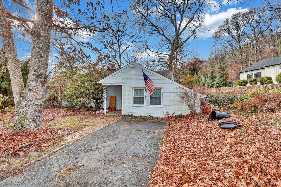 Opportunity to make this home your own in a highly desirable Melville neighborhood.
