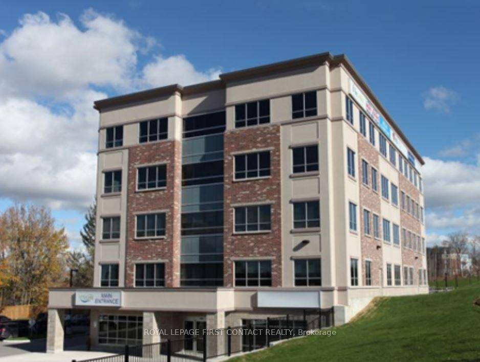 Positioned in close proximity to the Royal Victoria Regional Health Centre, our distinguished medical center specializes in comprehensive senior care services.