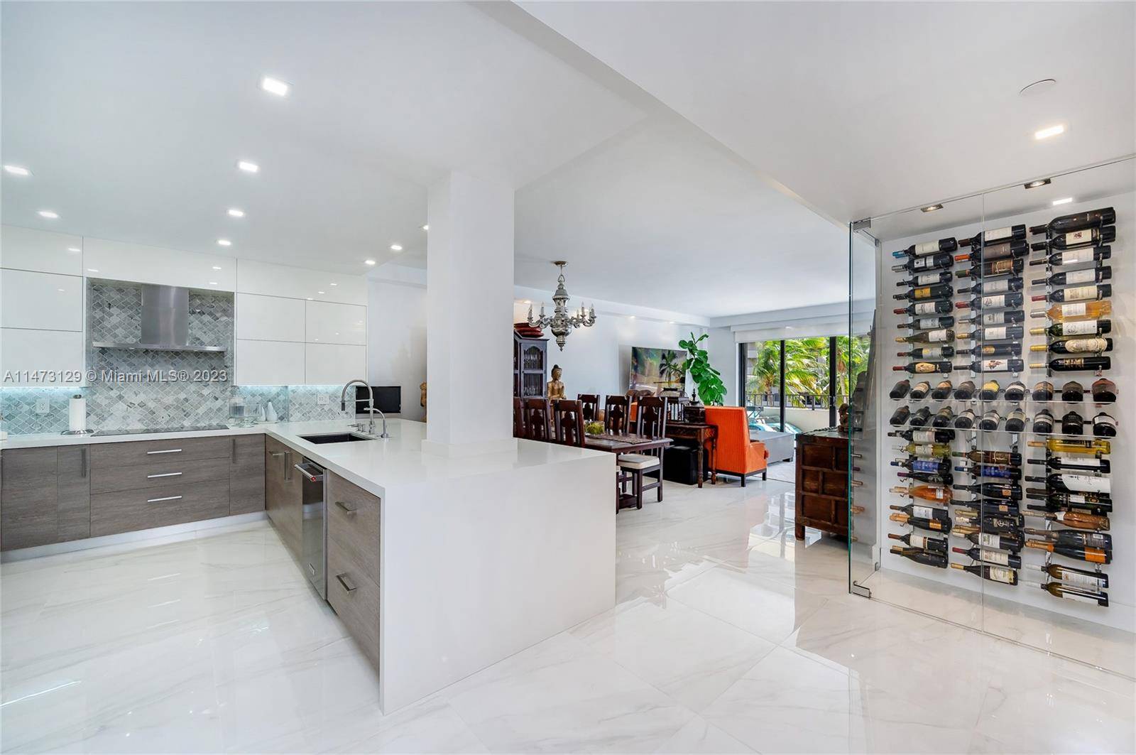 Discover the epitome of coastal living in this immaculate apartment with ocean views.